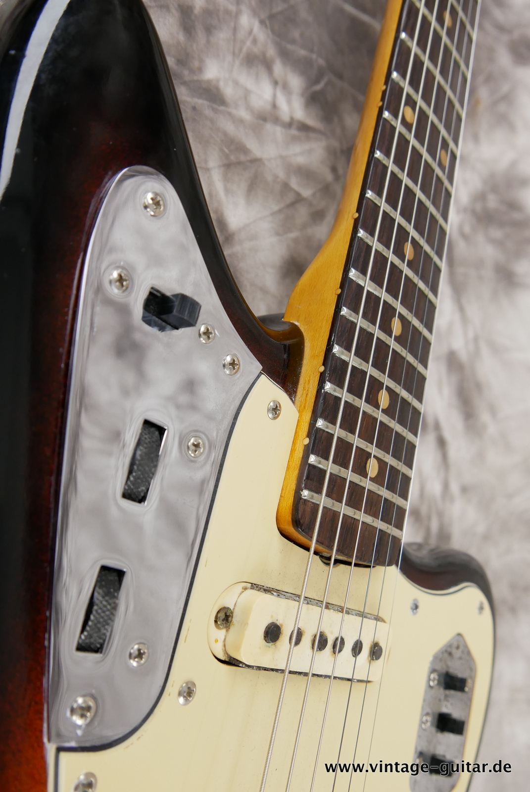 Fender-Jaguar-1964-sunburst-019.JPG