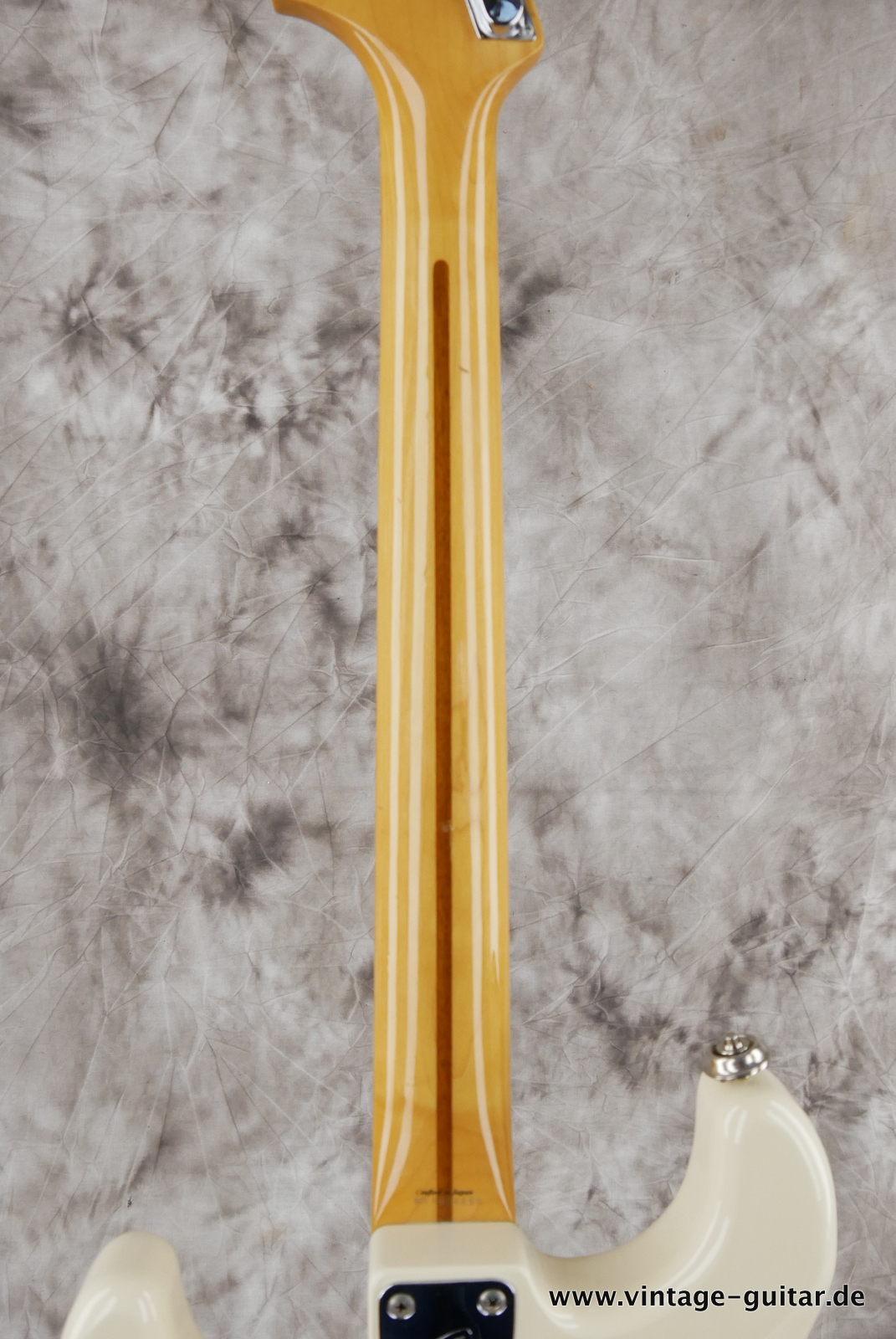 img/vintage/5217/Fender_Strat_Stratocaster_Ritchie_Blackmore_ST-72RB_madeinjapan_1997_olympic_white_singed_scalloped_fretboard-012.JPG