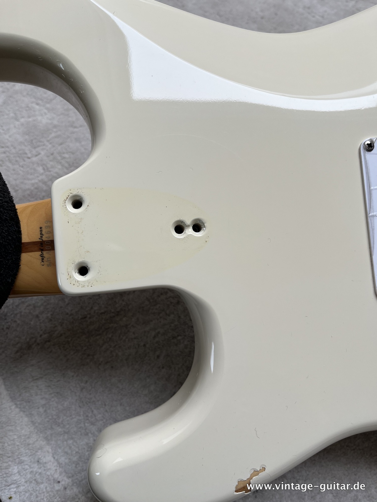 img/vintage/5217/Fender_Strat_Stratocaster_Ritchie_Blackmore_ST-72RB_madeinjapan_1997_olympic_white_singed_scalloped_fretboard-022.jpg