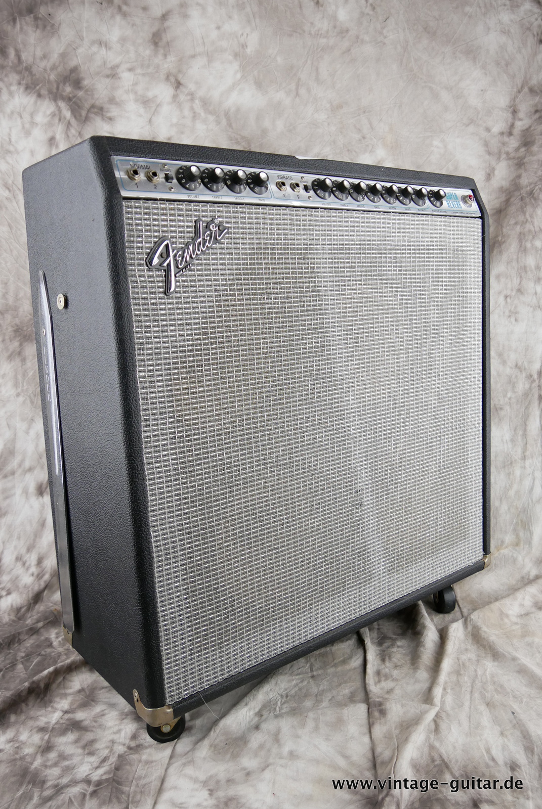 Fender-Super-Reverb-Combo-4x10-1980-black-tolex-002.JPG