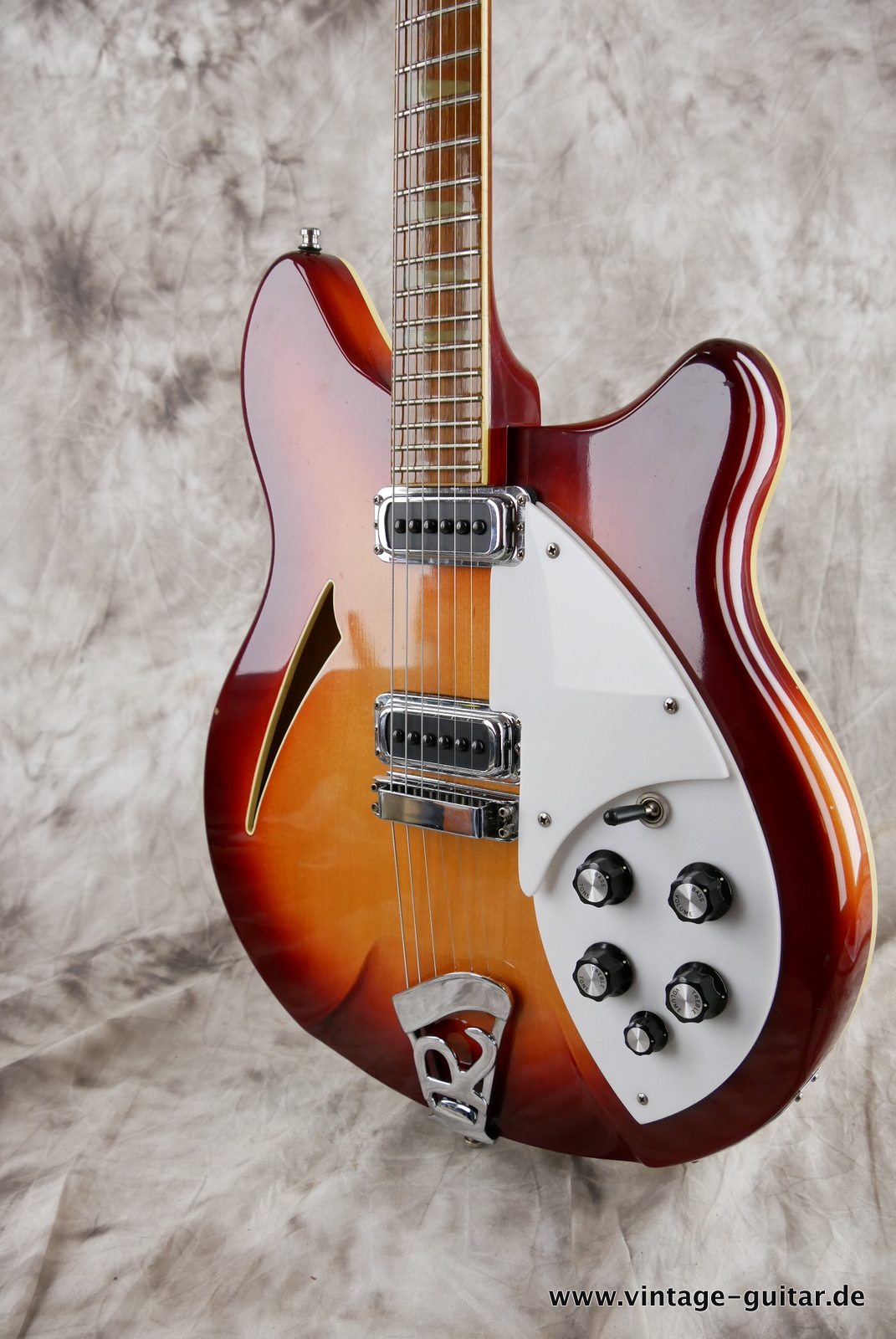 Rickenbacker-360-1987-fireglo-010.JPG