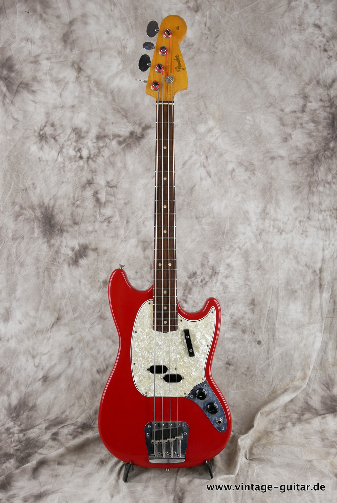img/vintage/5232/Fender-Mustang-Bass-1966-dakota-red-001.JPG