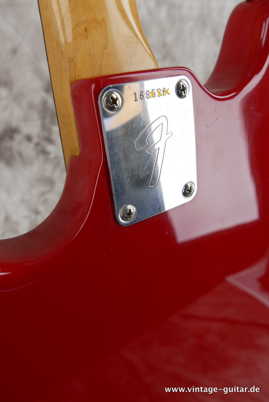 img/vintage/5232/Fender-Mustang-Bass-1966-dakota-red-013.JPG