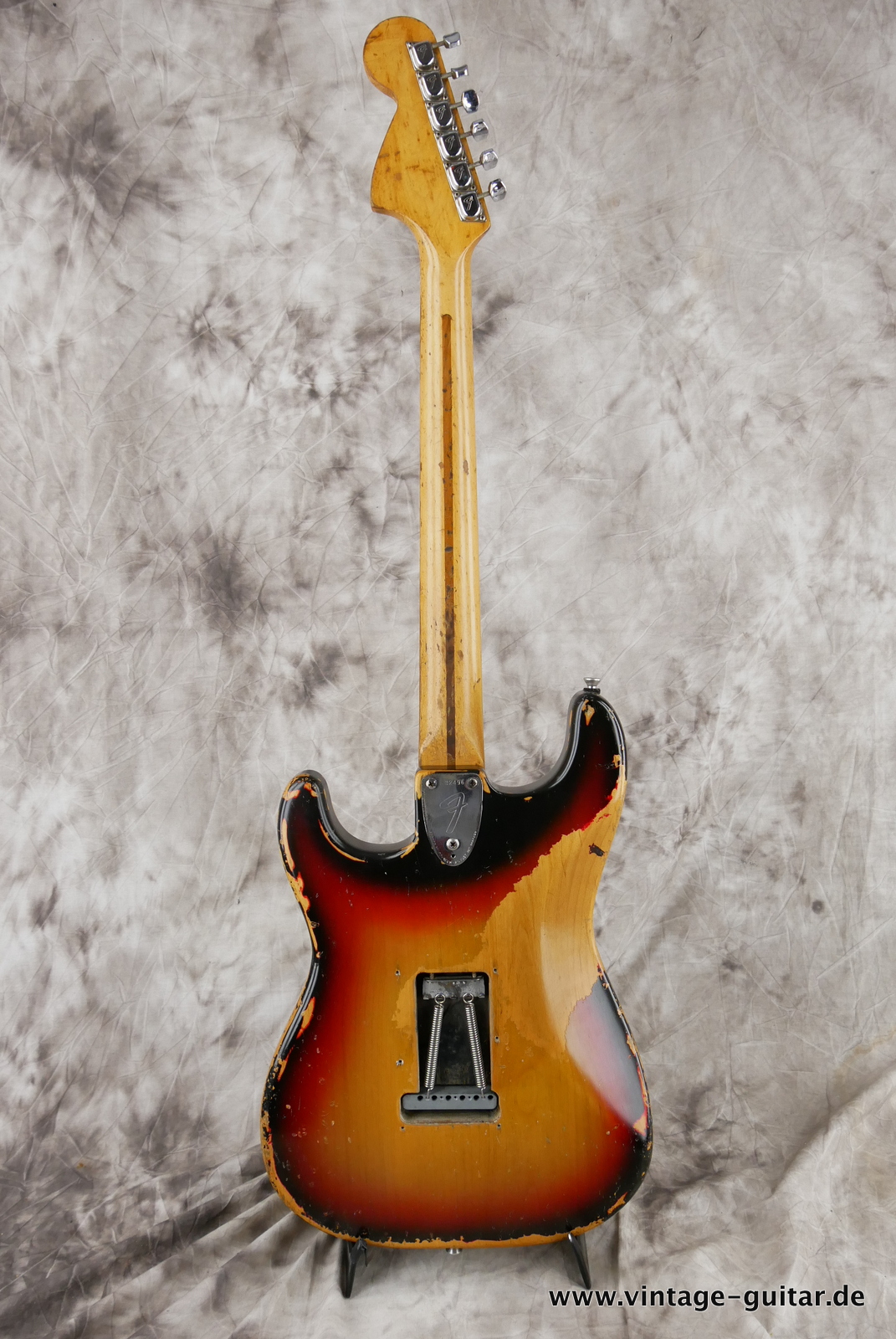 img/vintage/5235/Fender-Stratocaster-1974-sunburst-002.JPG