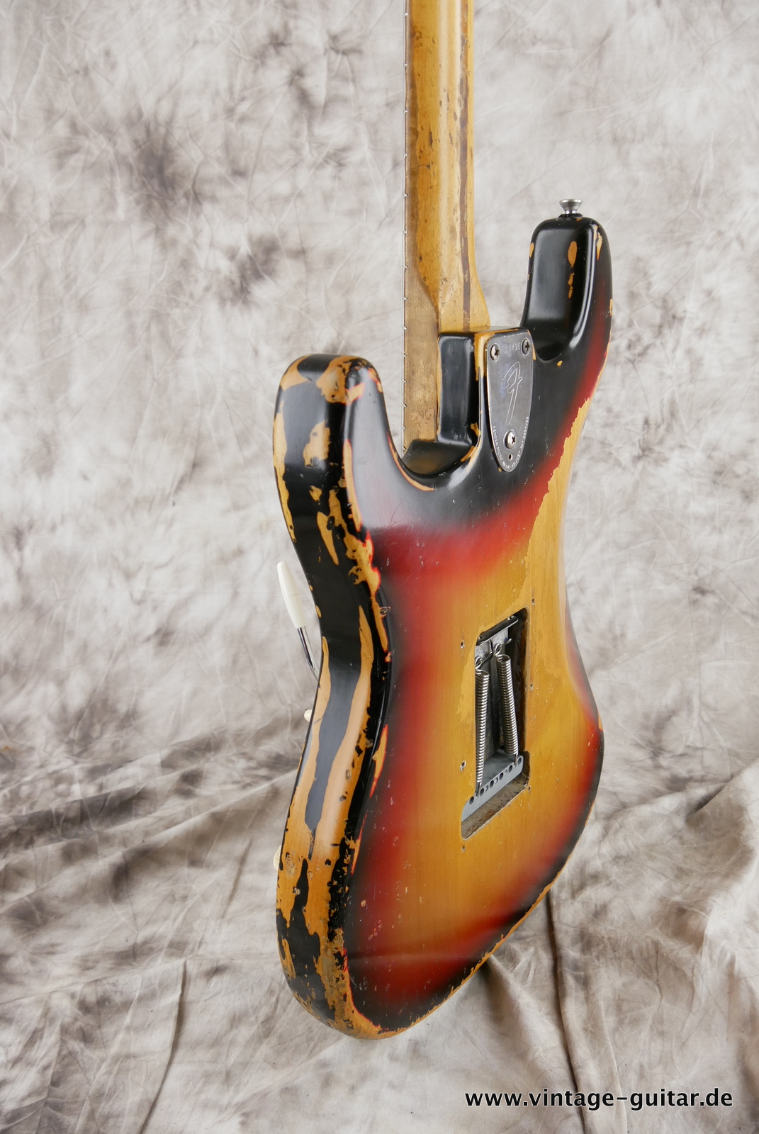 img/vintage/5235/Fender-Stratocaster-1974-sunburst-013.JPG