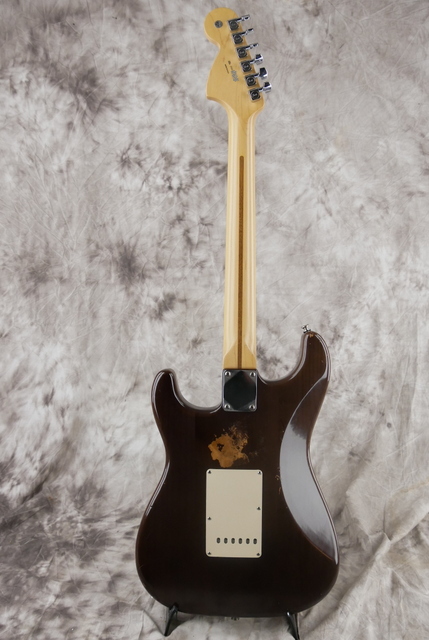 img/vintage/5238/Fender_Stratocaster_Highway_One_USA_mashed_brown_2006-002.JPG