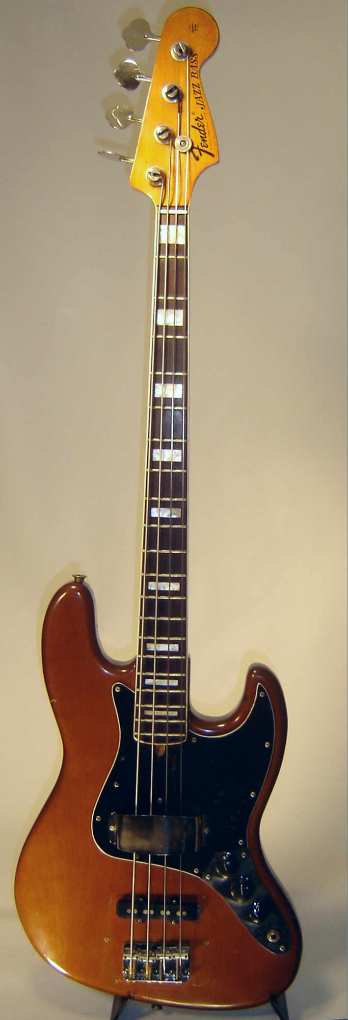 Fender_Jazz_Bass_mocha_1.jpg