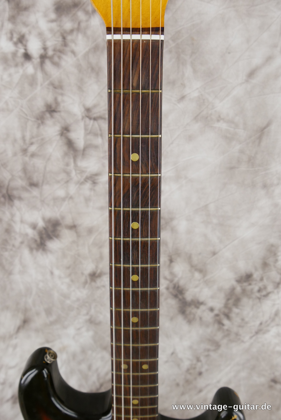 img/vintage/5240/Fender-Stratocaster-Pre-CBS-1965-sunburst-007.JPG