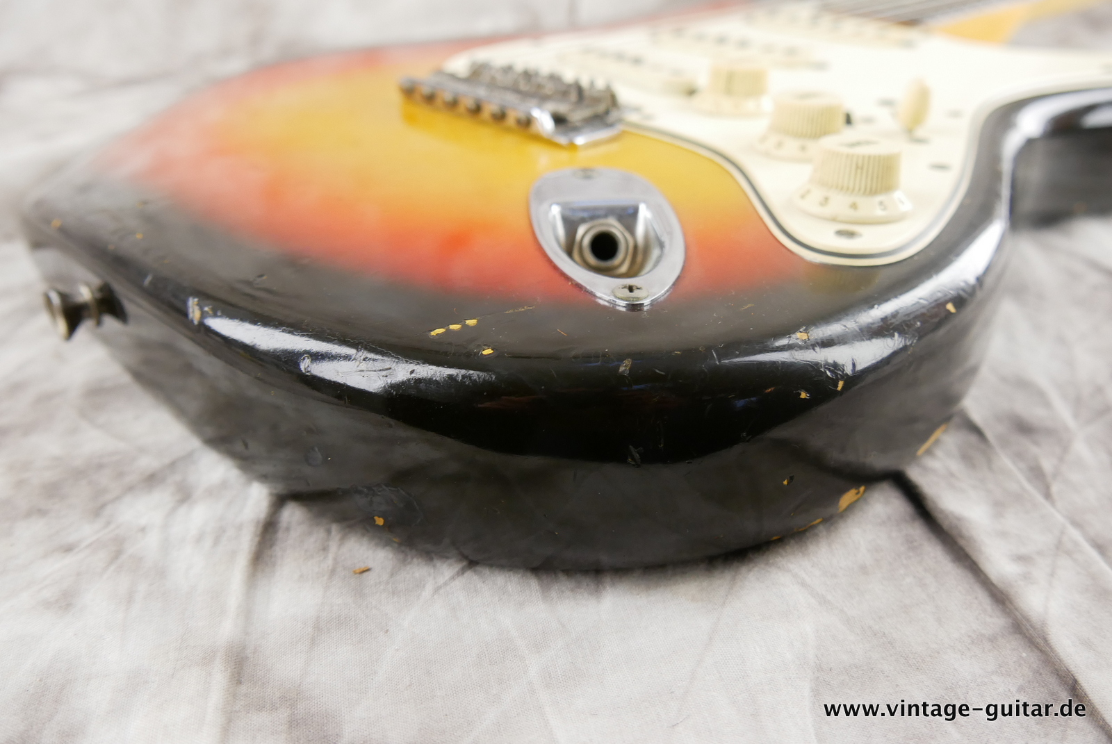 img/vintage/5240/Fender-Stratocaster-Pre-CBS-1965-sunburst-017.JPG
