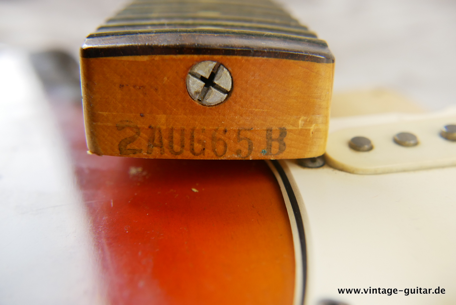 Fender-Stratocaster-Pre-CBS-1965-sunburst-030.JPG