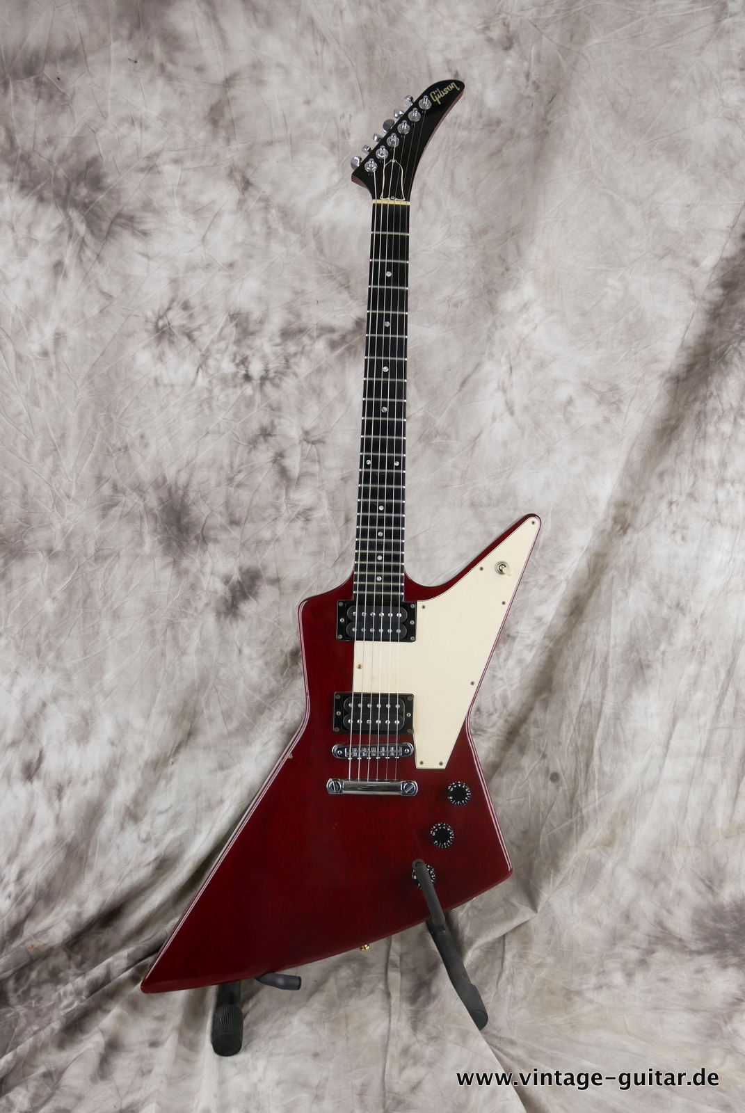 Gibson-Explorer-1989-USA-winered-001.JPG