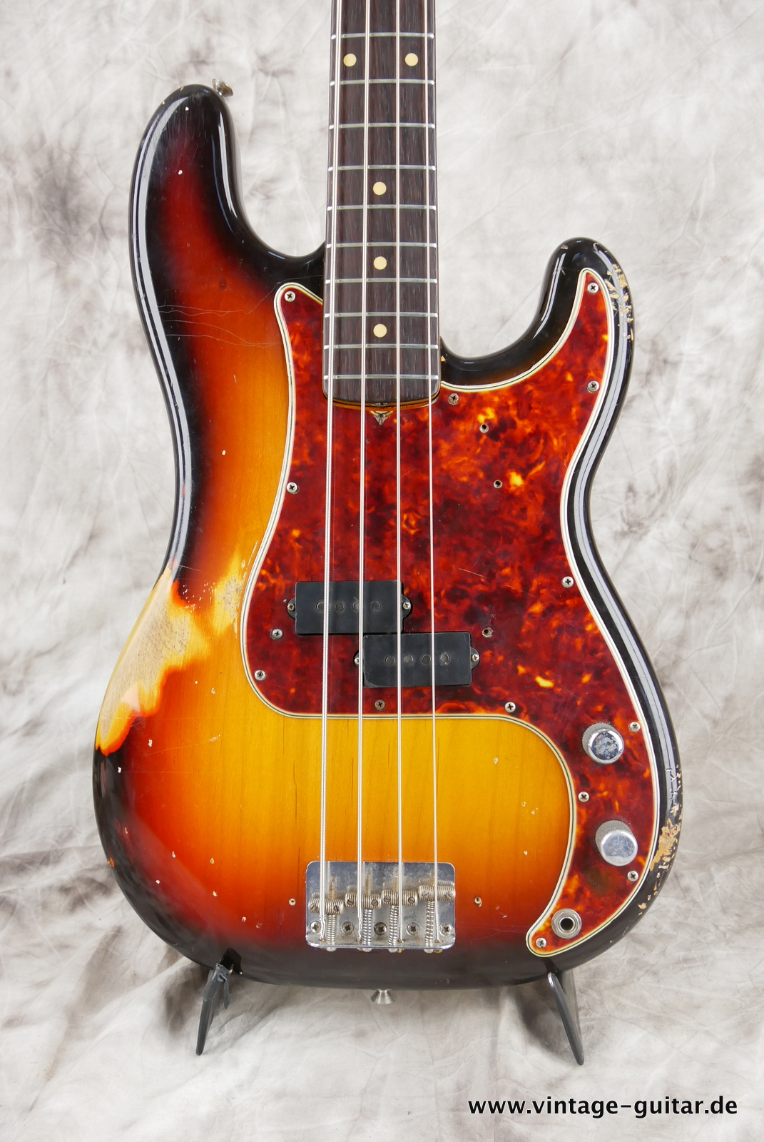 Fender-Precision-1961-sunburst-003.JPG
