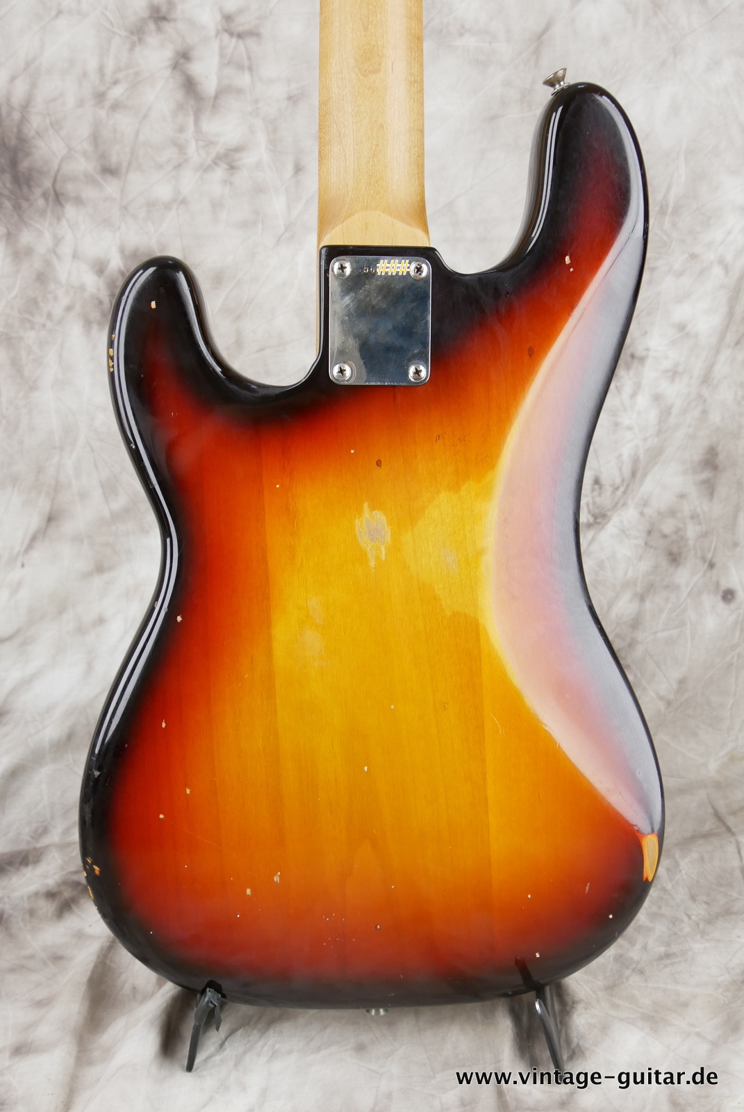 Fender-Precision-1961-sunburst-004.JPG