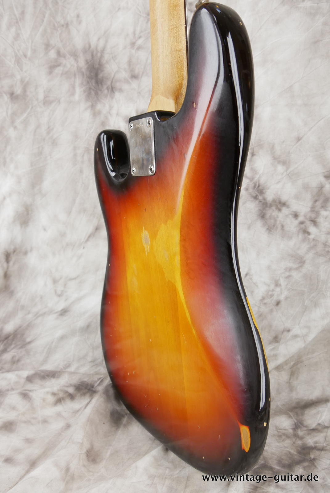 Fender-Precision-1961-sunburst-008.JPG