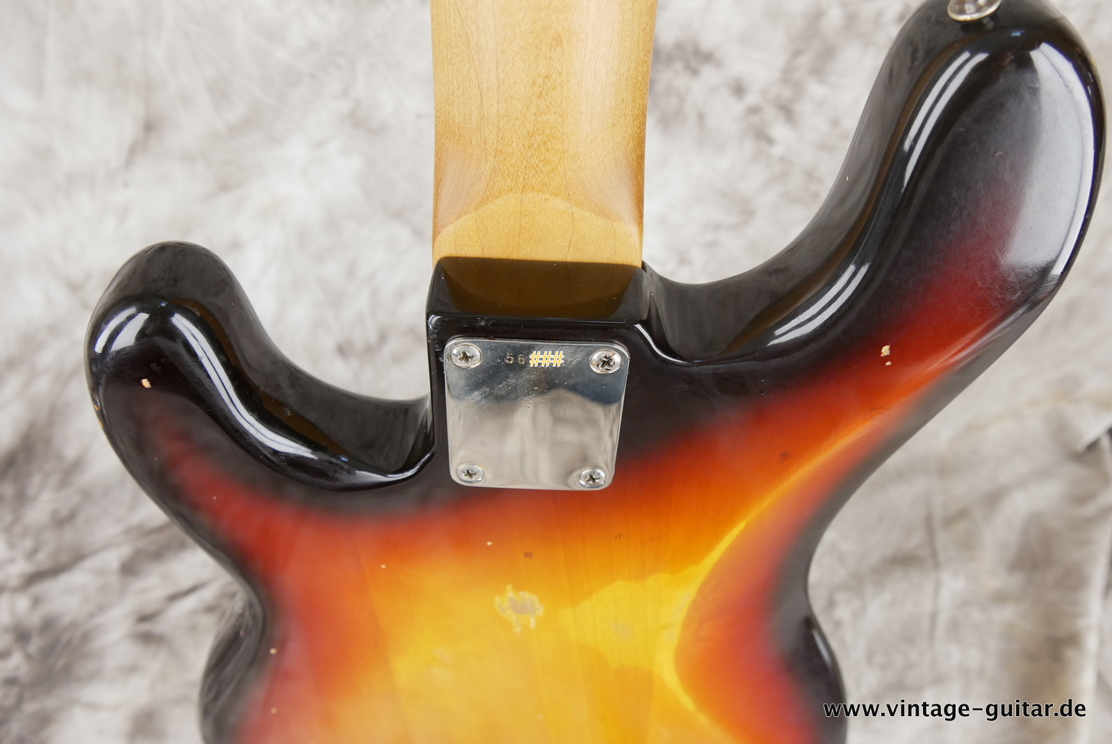 Fender-Precision-1961-sunburst-013.JPG