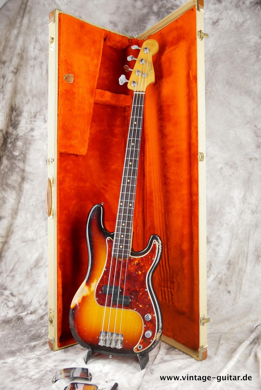 Fender-Precision-1961-sunburst-022.JPG