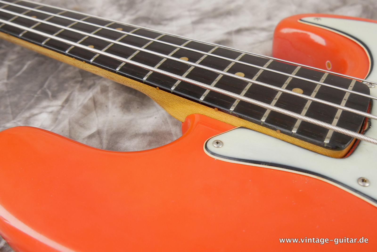 Fender-Jazz-Bass-1963-fiesta-red-1963-018.JPG