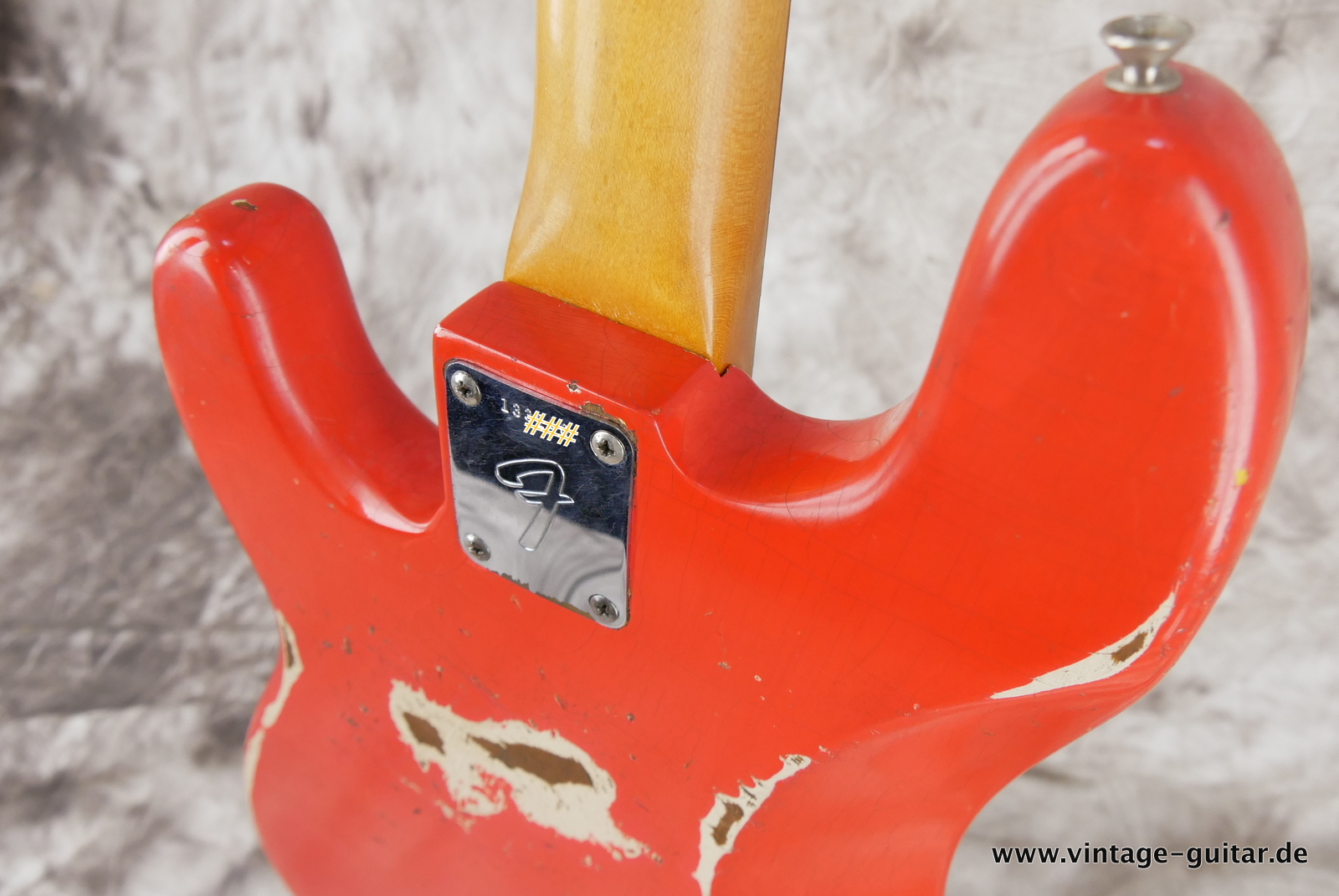 Fender-Precision-Bass-1965-fiesta-red-013.JPG