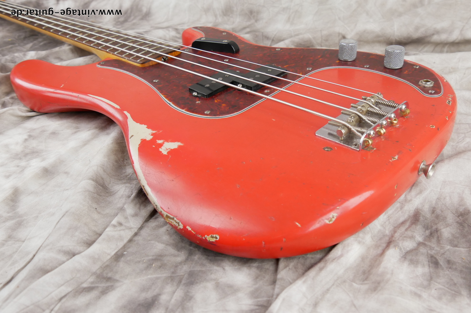 Fender-Precision-Bass-1965-fiesta-red-019.JPG