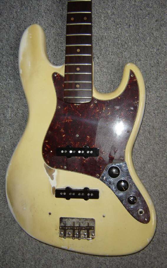 Fender-Jazz-Bass-64-white-2.jpg