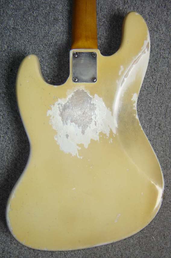 Fender-Jazz-Bass-64-white-3.jpg