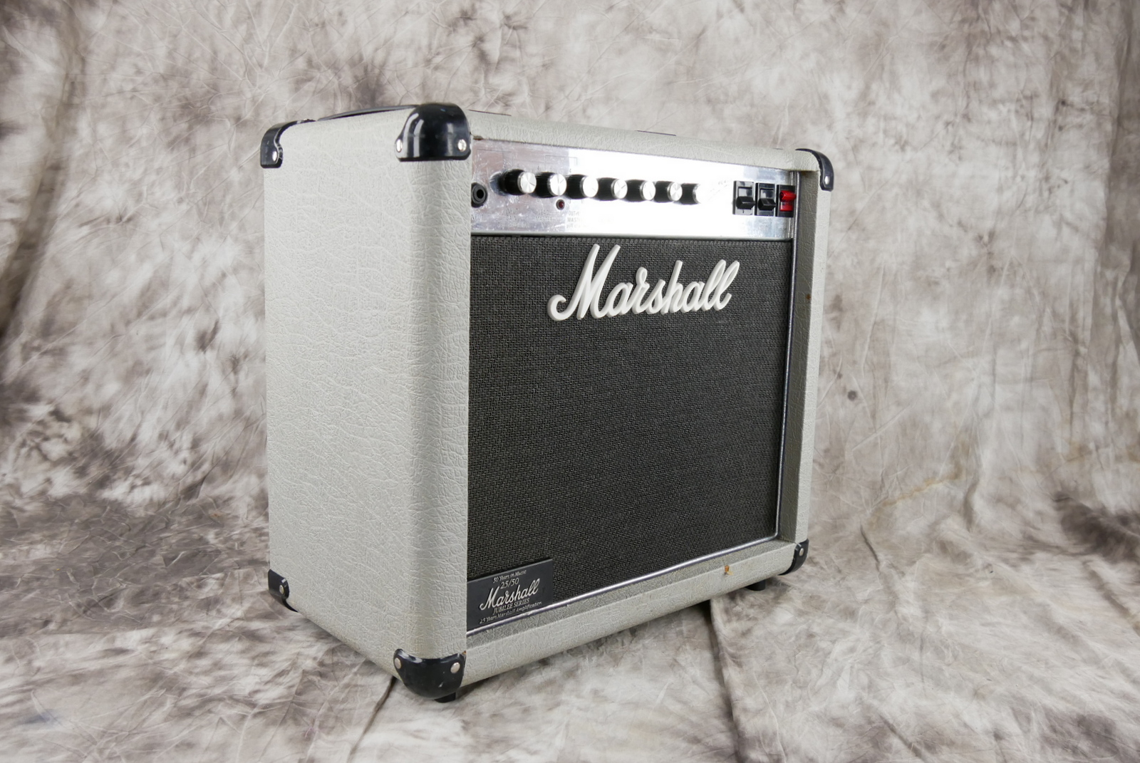 img/vintage/5251/Marshall_2554_jubile_25:50_combo_1x12_1987_GB-003.JPG