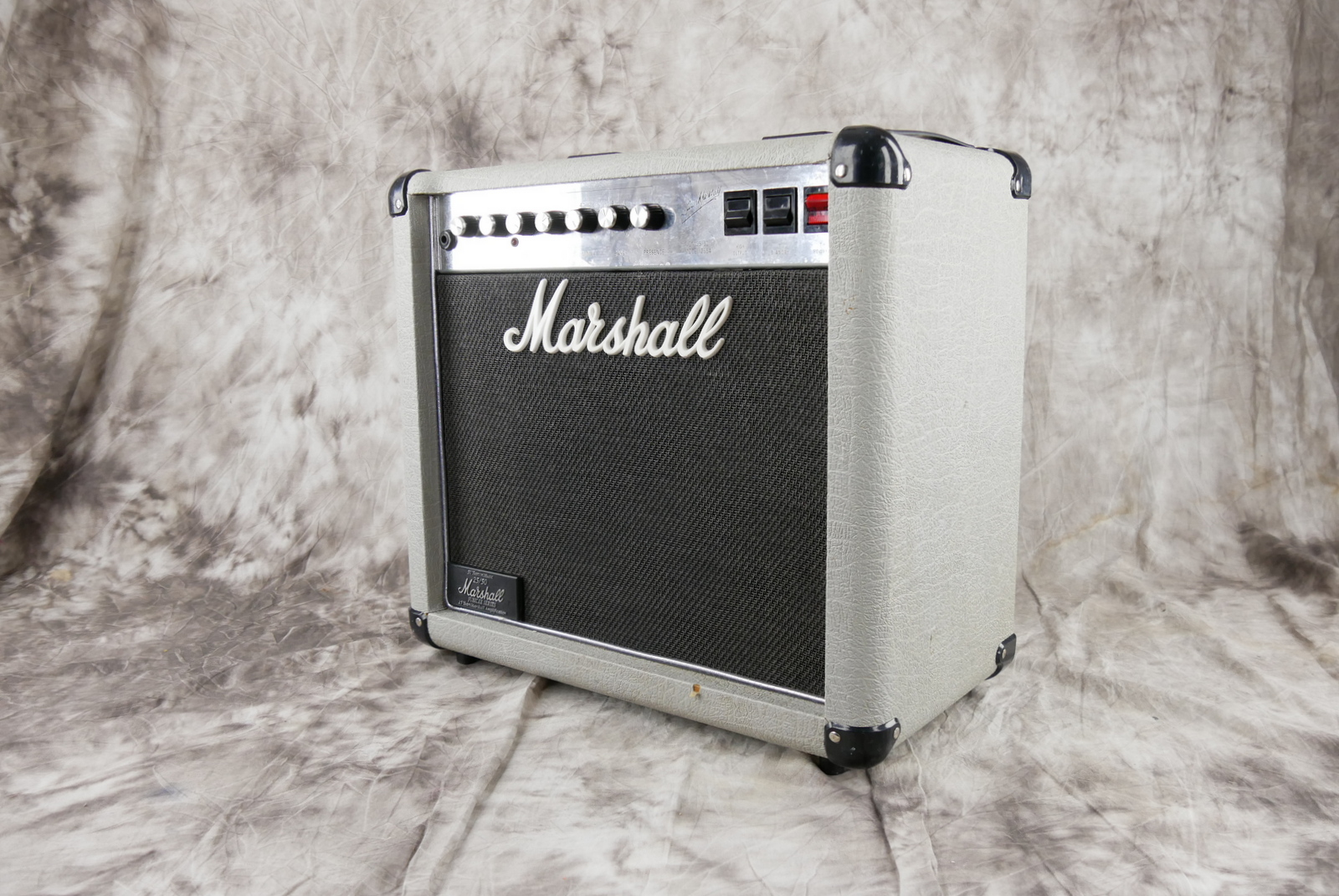 img/vintage/5251/Marshall_2554_jubile_25:50_combo_1x12_1987_GB-004.JPG