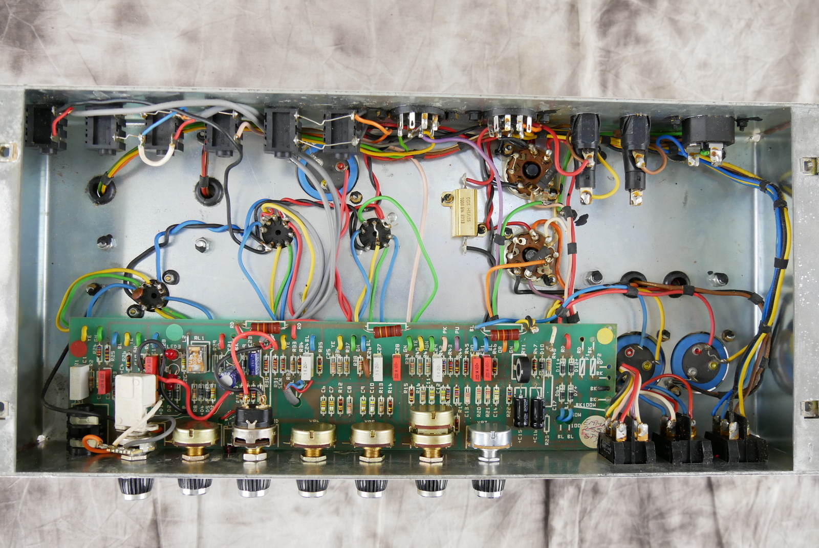 img/vintage/5251/Marshall_2554_jubile_25:50_combo_1x12_1987_GB-010.JPG