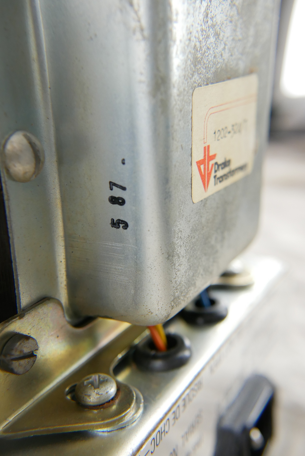 img/vintage/5251/Marshall_2554_jubile_25:50_combo_1x12_1987_GB-015.JPG