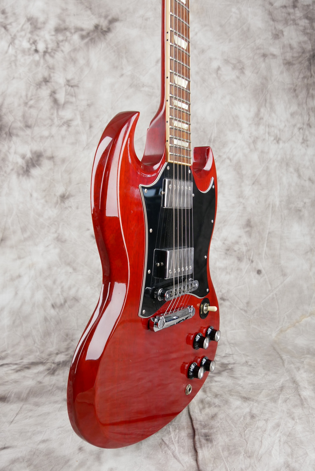 Gibson_SG_Standard_cherry_USA_2010-005.JPG