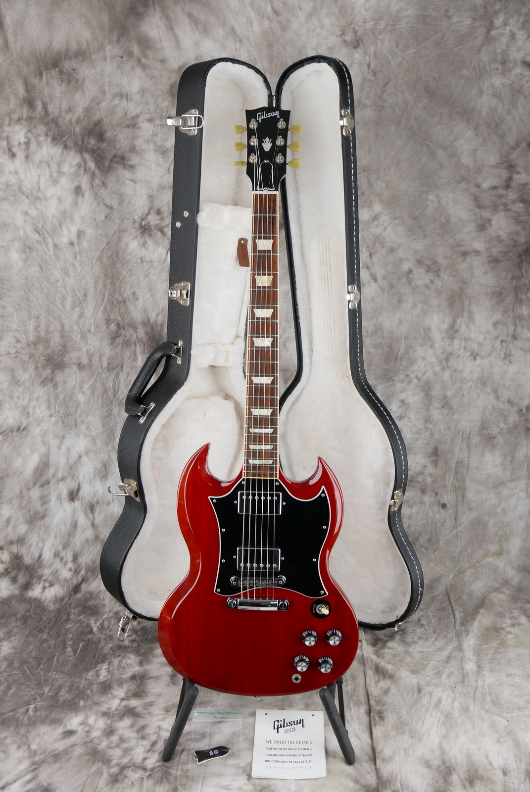 Gibson_SG_Standard_cherry_USA_2010-014.JPG