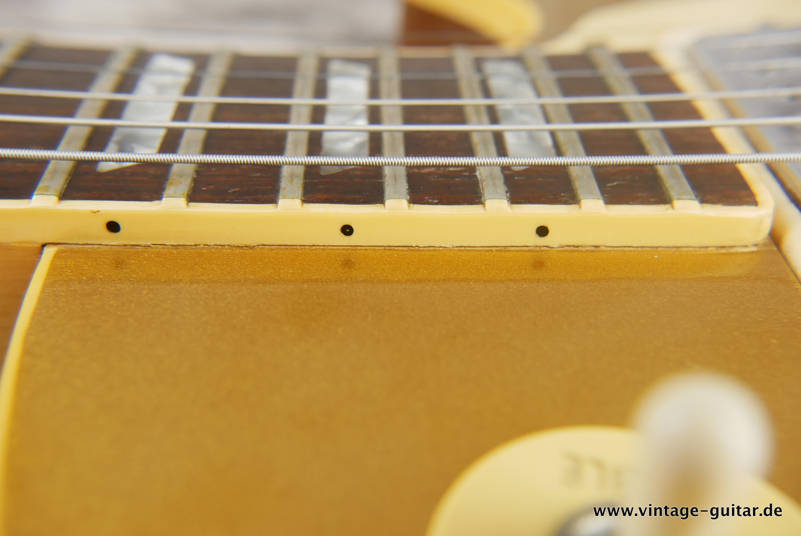 Gibson-Les-Paul-Deluxe-1979-goldtop-015.JPG