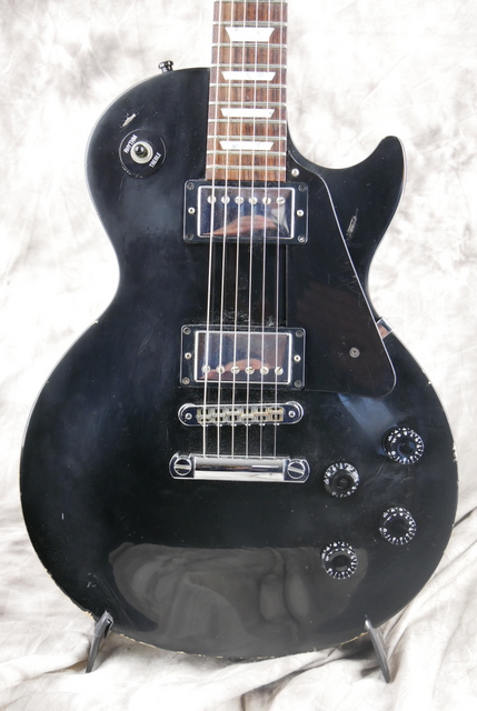 Gibson_Les_Paul_Studio_USA_black_2004-003.JPG