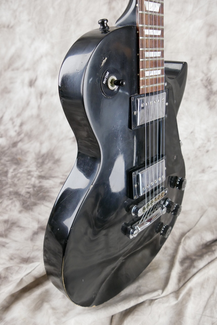 img/vintage/5265/Gibson_Les_Paul_Studio_USA_black_2004-005.JPG