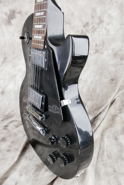 Gibson_Les_Paul_Studio_USA_black_2004-006.JPG