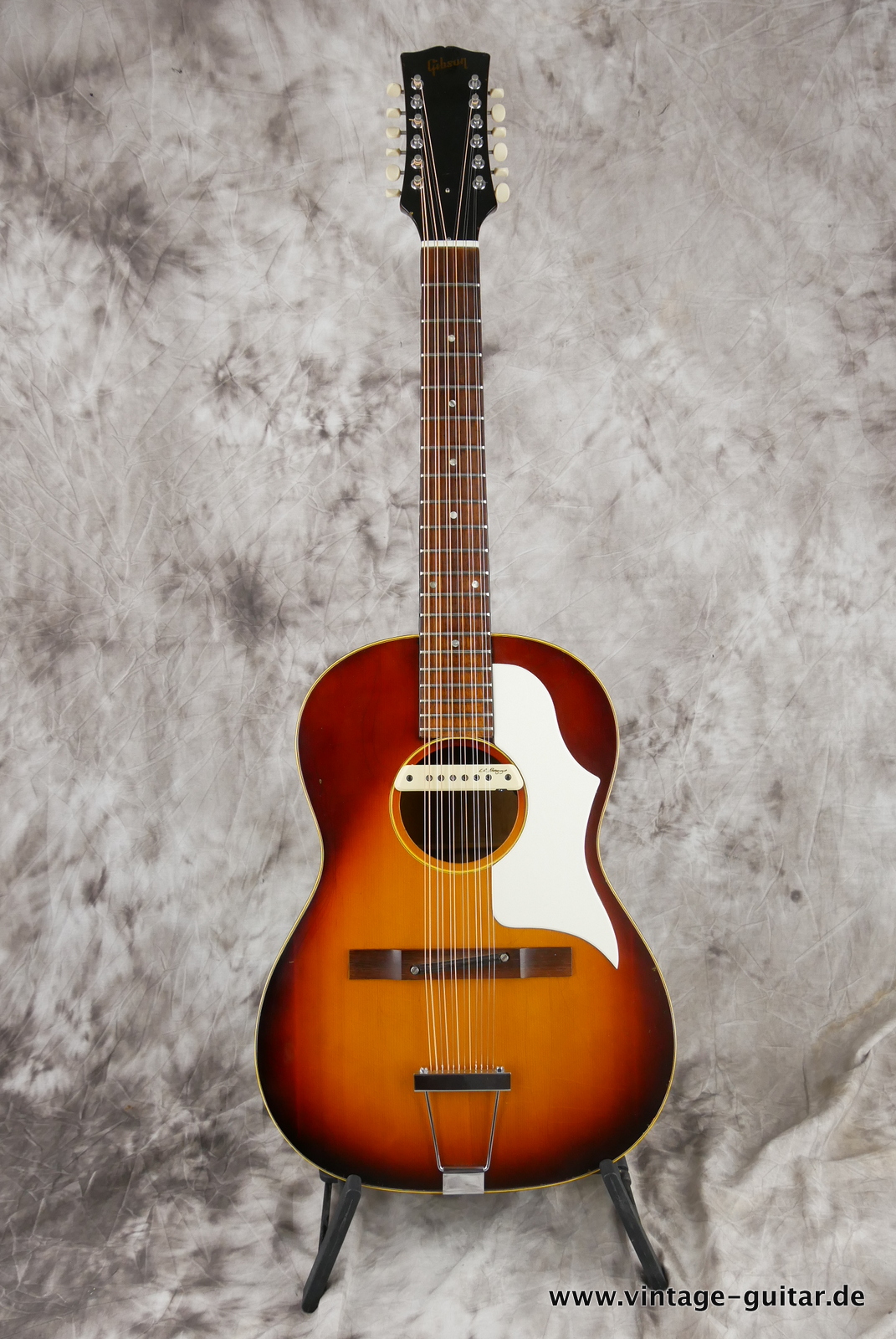 Gibson-B-25-12-string-1967-sunburst-001.JPG