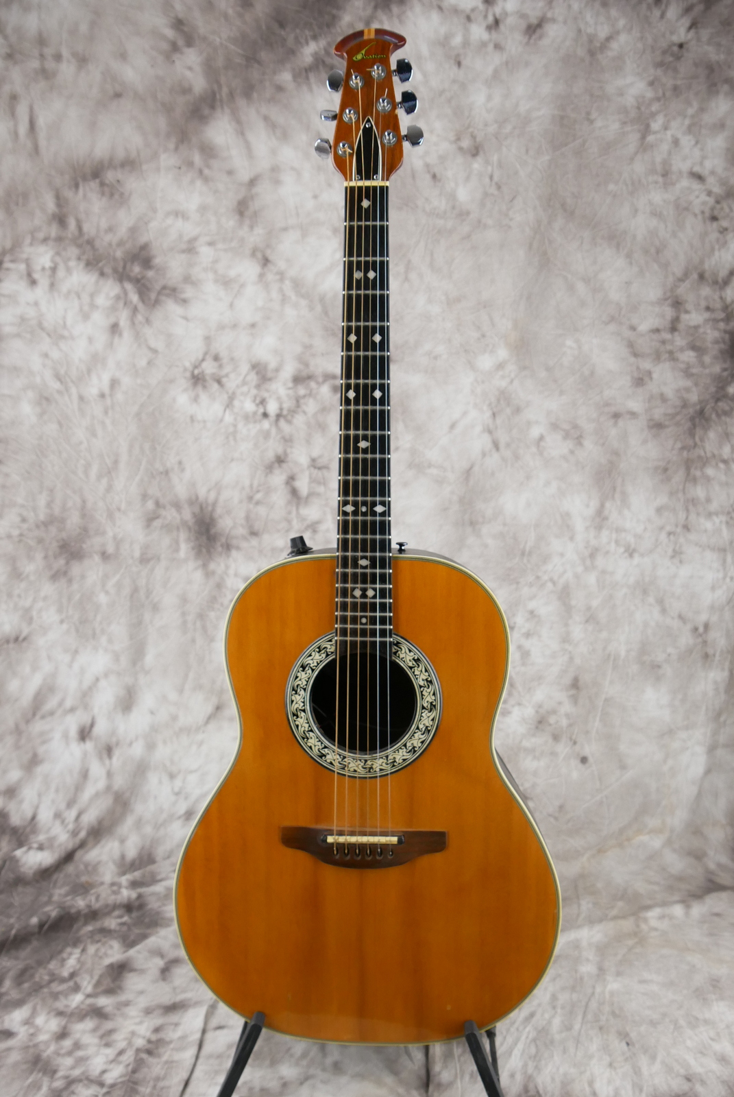 Ovation_1612_4_Balladeer_natural_USA_1977-001.JPG