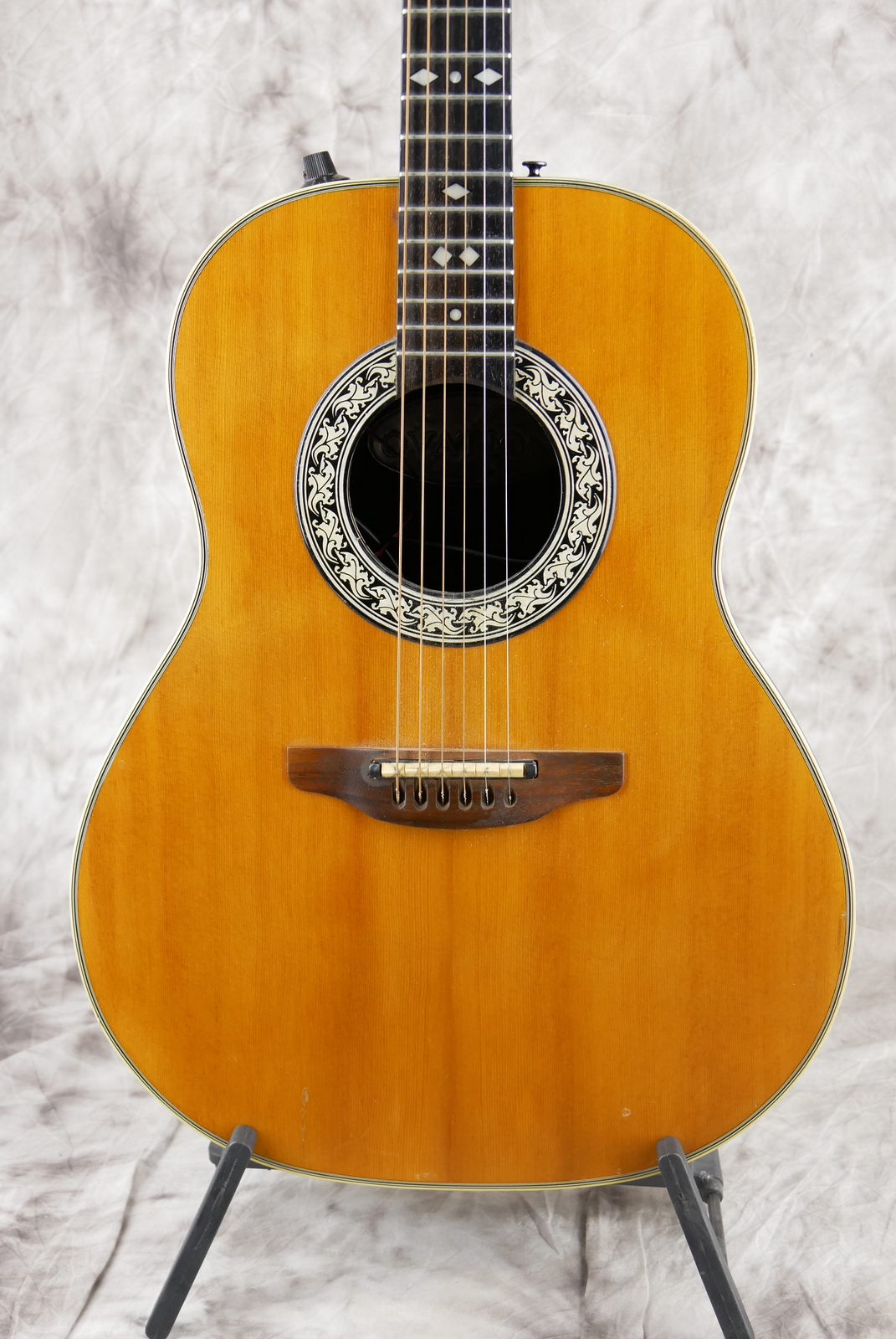 img/vintage/5277/Ovation_1612_4_Balladeer_natural_USA_1977-003.JPG