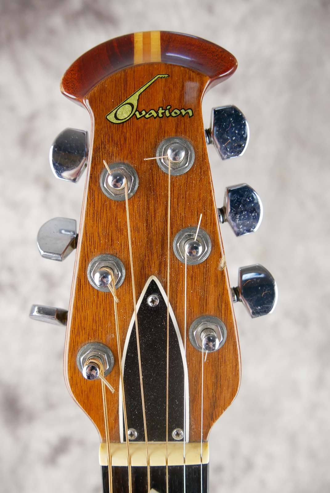img/vintage/5277/Ovation_1612_4_Balladeer_natural_USA_1977-005.JPG