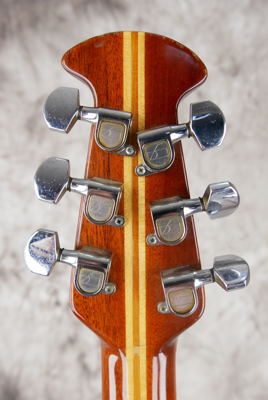 img/vintage/5277/Ovation_1612_4_Balladeer_natural_USA_1977-006.JPG