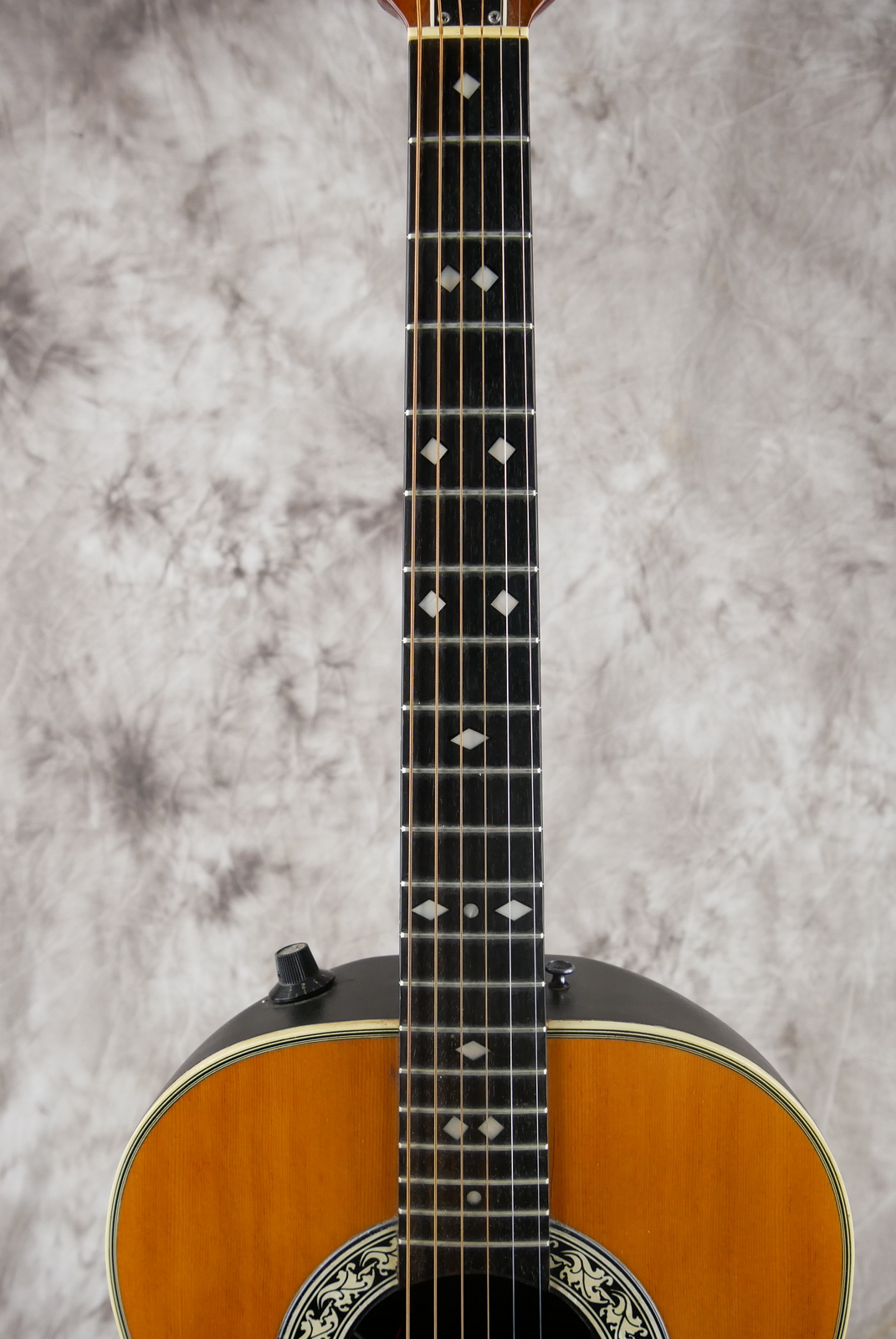 img/vintage/5277/Ovation_1612_4_Balladeer_natural_USA_1977-007.JPG