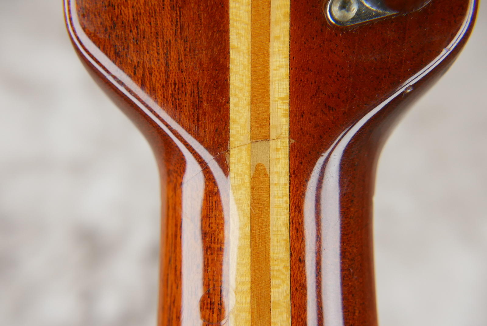 img/vintage/5277/Ovation_1612_4_Balladeer_natural_USA_1977-011.JPG