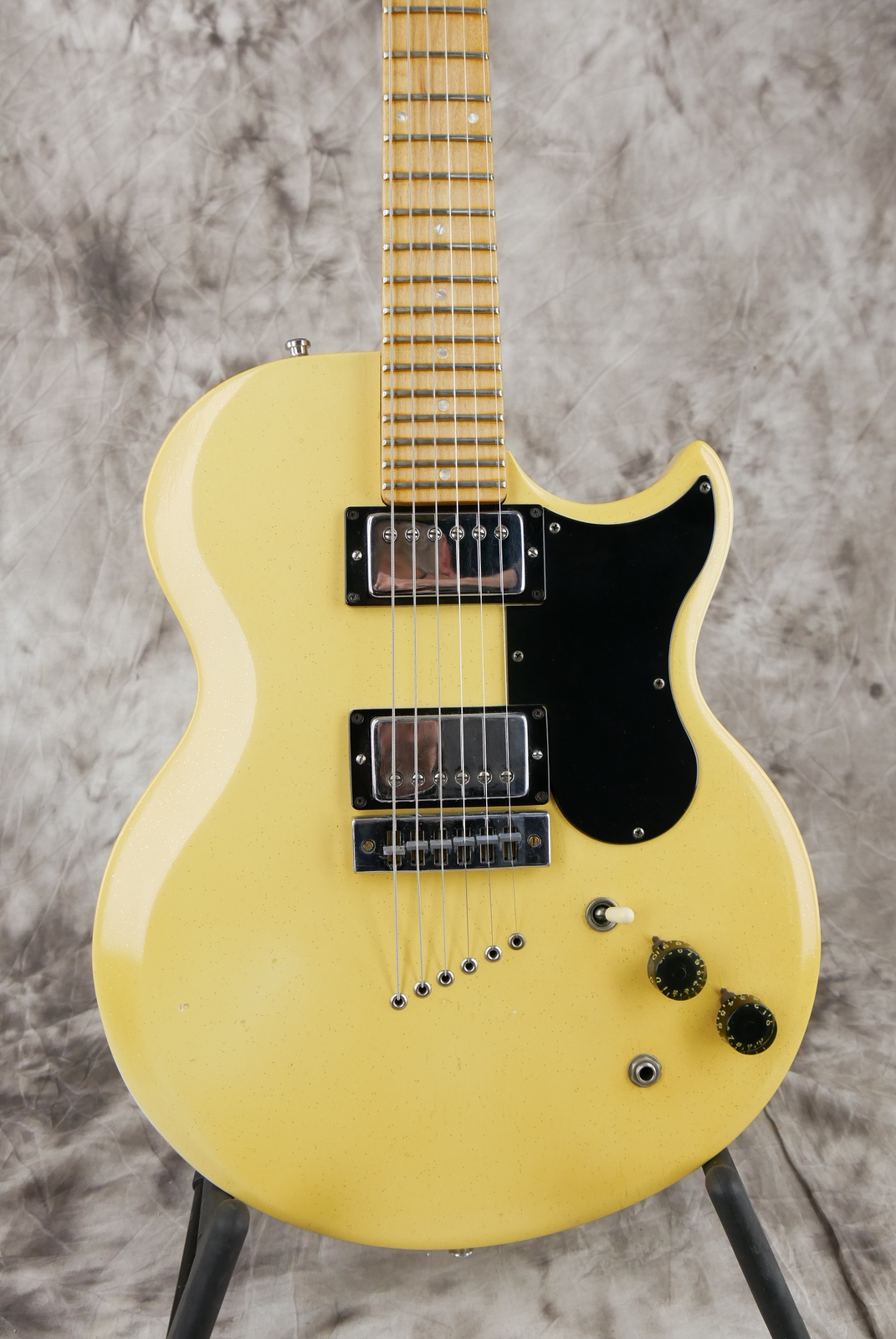 img/vintage/5278/Gibson_L6S_Deluxe_USA_champagner_sparkle_1975-003.JPG