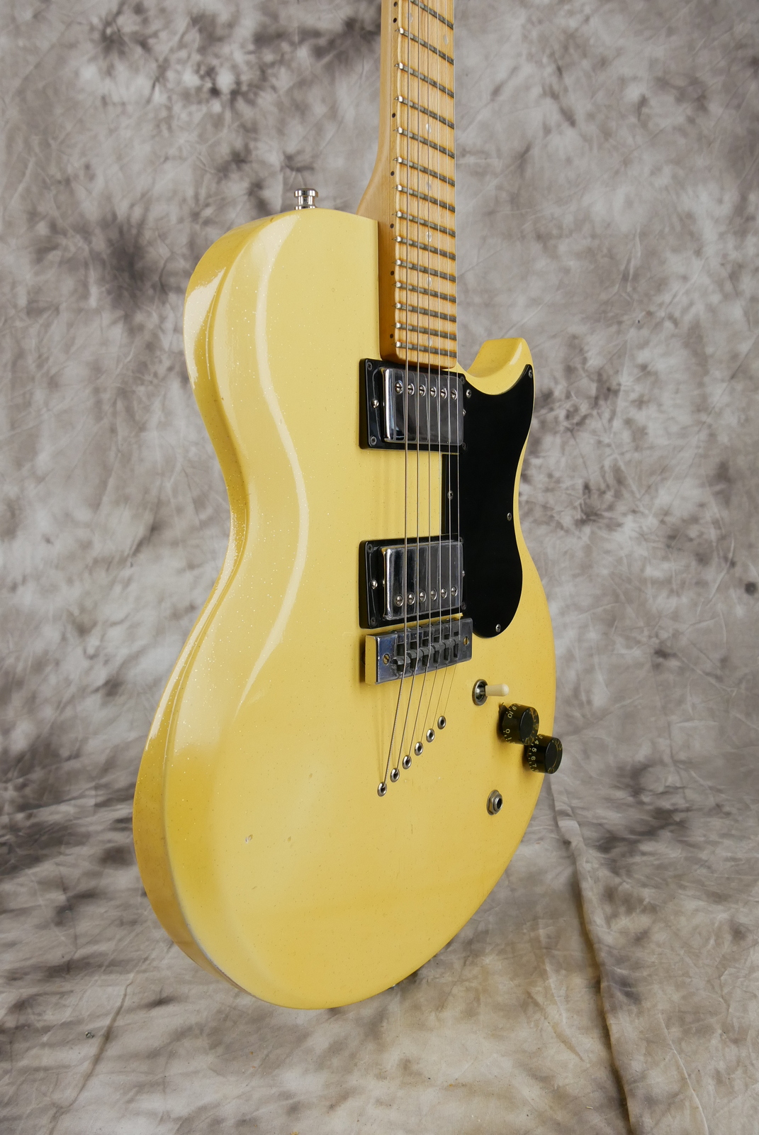 img/vintage/5278/Gibson_L6S_Deluxe_USA_champagner_sparkle_1975-005.JPG