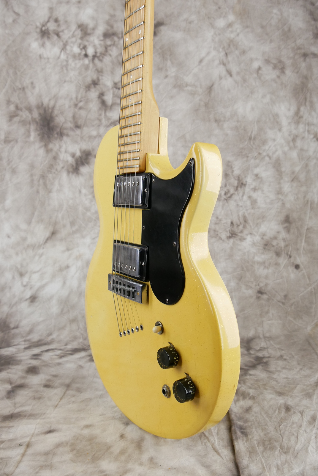 img/vintage/5278/Gibson_L6S_Deluxe_USA_champagner_sparkle_1975-006.JPG