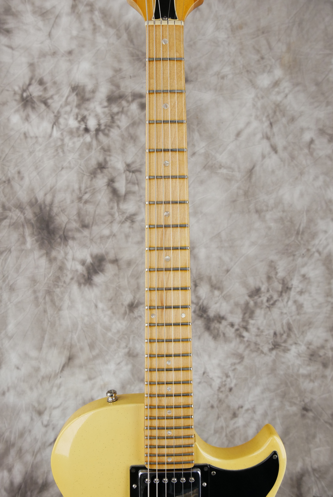 img/vintage/5278/Gibson_L6S_Deluxe_USA_champagner_sparkle_1975-011.JPG