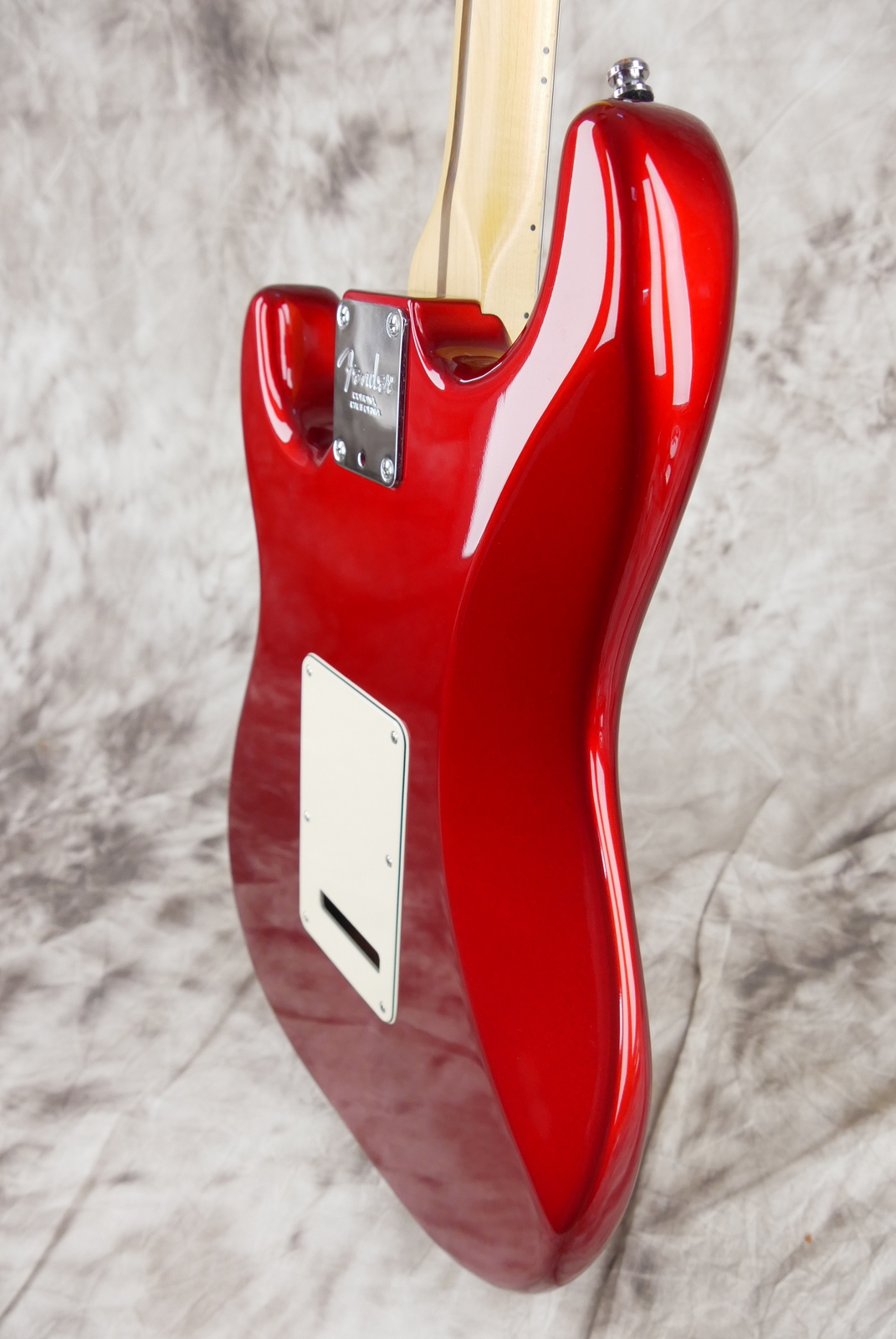 img/vintage/5279/Fender_Stratocaster_USA_built_from_parts_candy_apple_red_2015-008.JPG