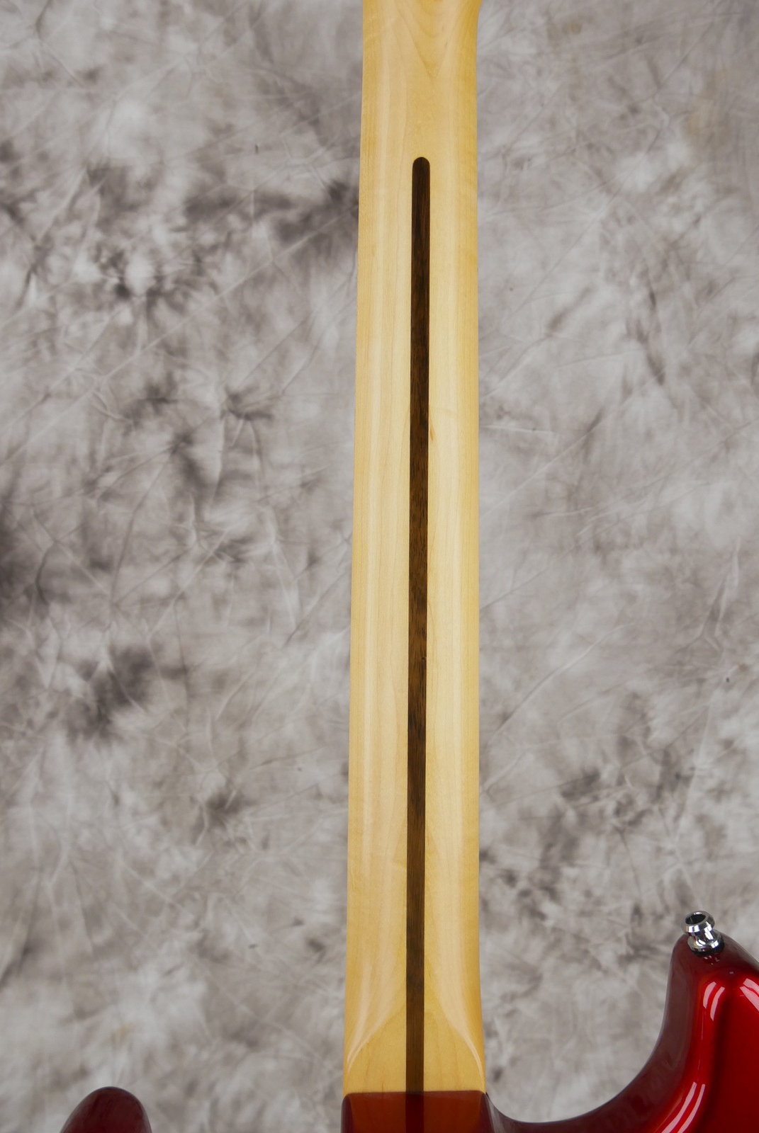img/vintage/5279/Fender_Stratocaster_USA_built_from_parts_candy_apple_red_2015-012.JPG
