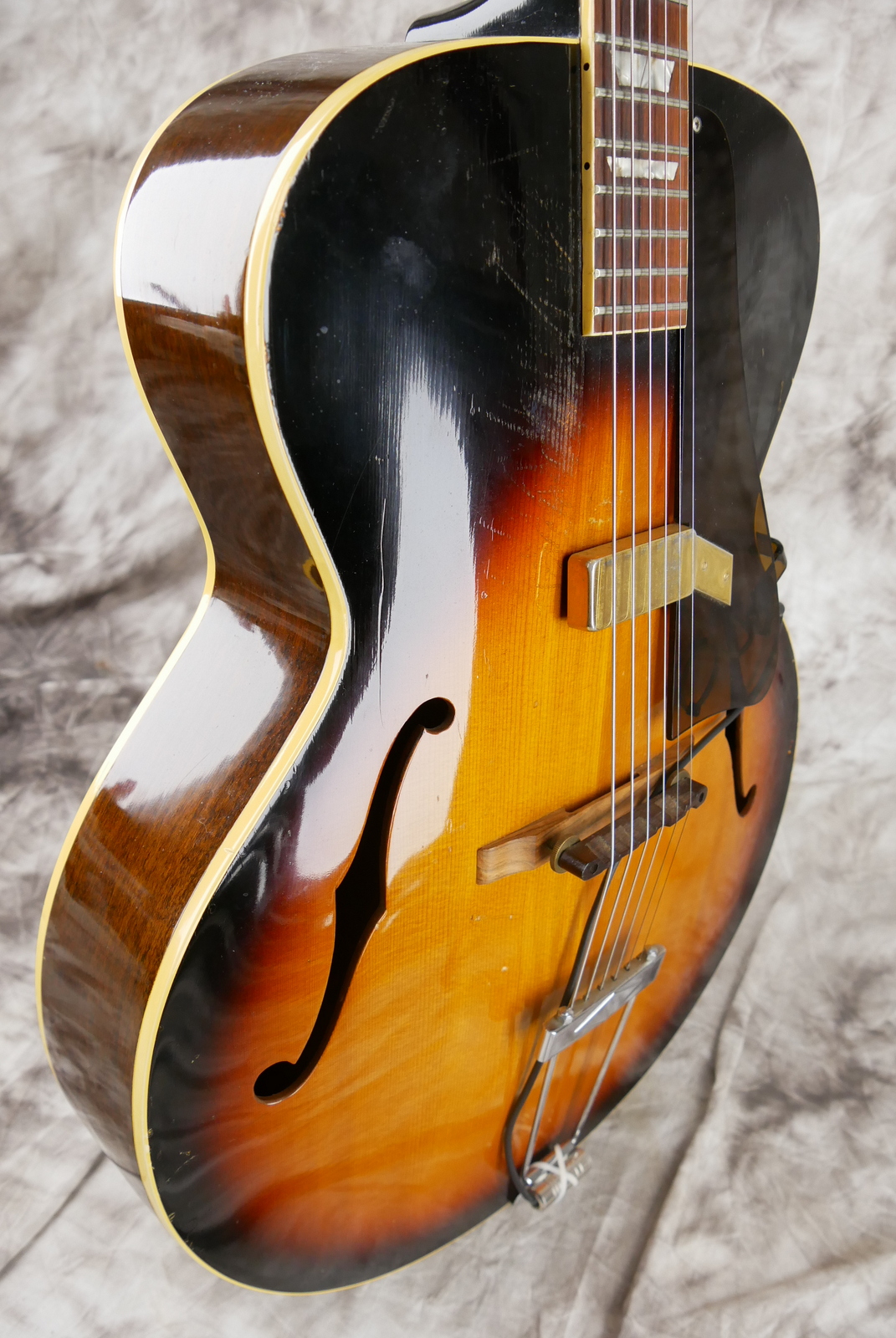 Gibson_L_50_USA_sunburst_1968-005.JPG