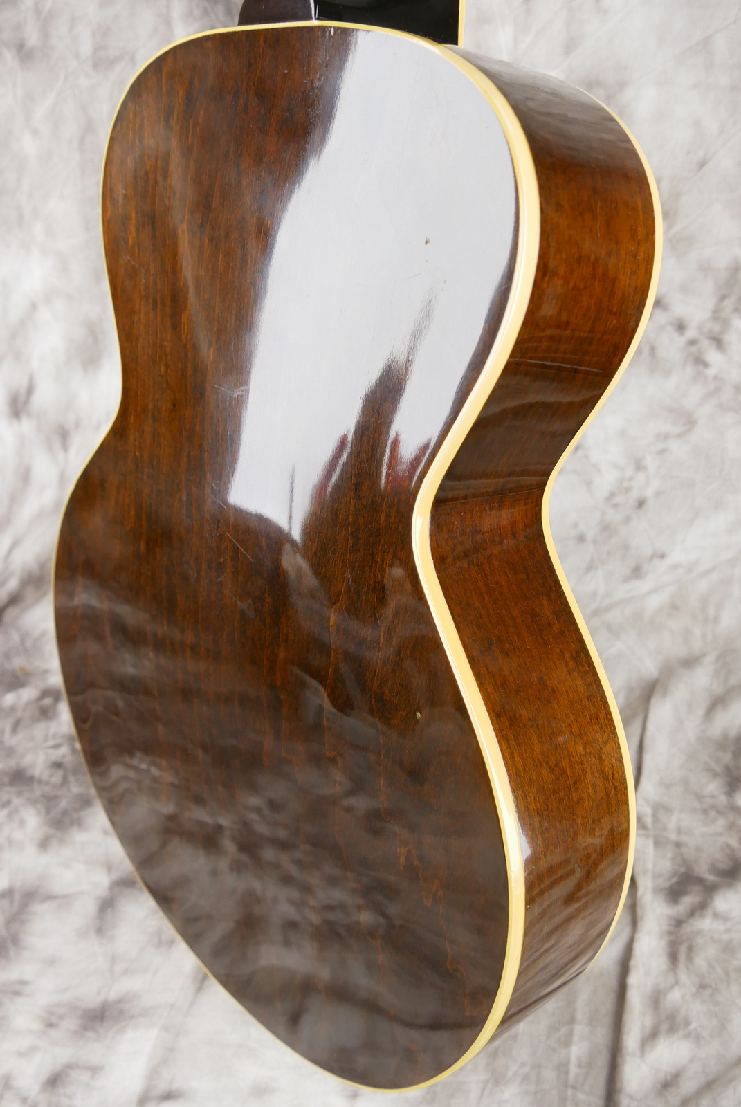 img/vintage/5281/Gibson_L_50_USA_sunburst_1968-008.JPG